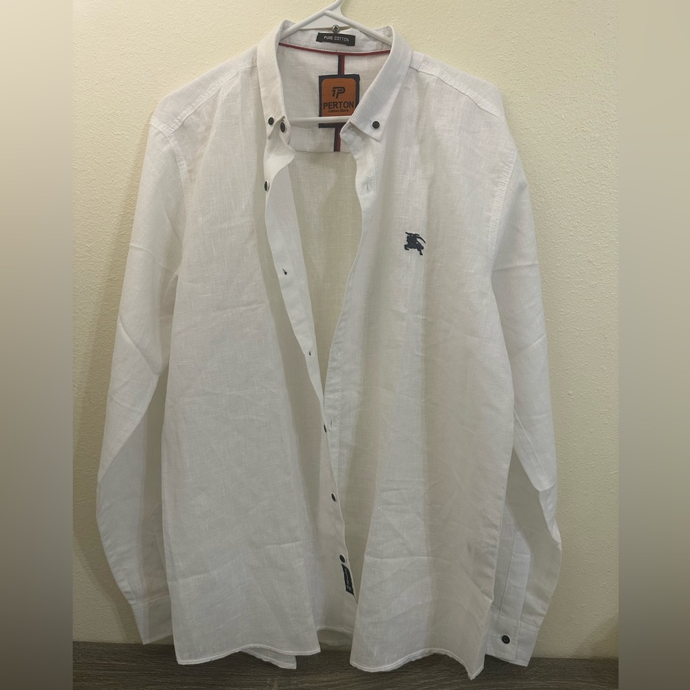 NWOT Perton White Button-Up linen/cotton Shirt with Embroidered Logo